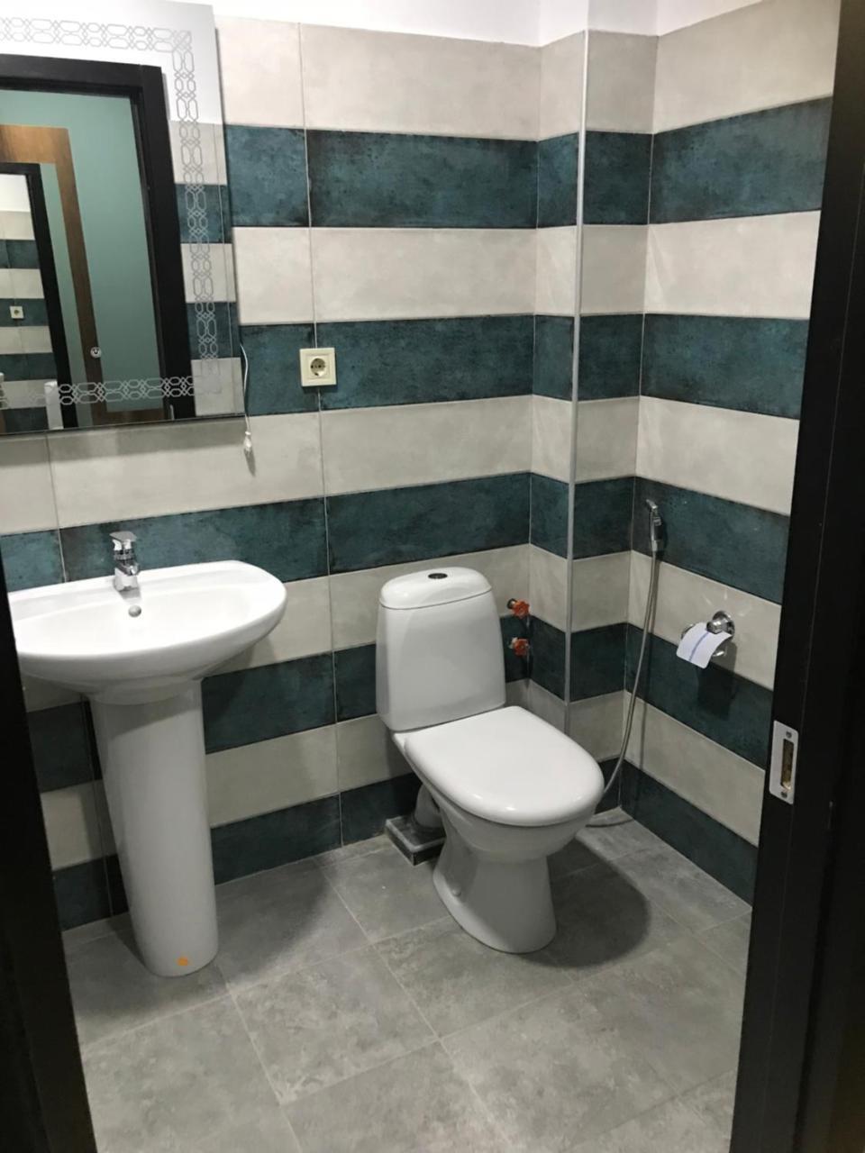 Hotel Aguna Кутаиси Екстериор снимка