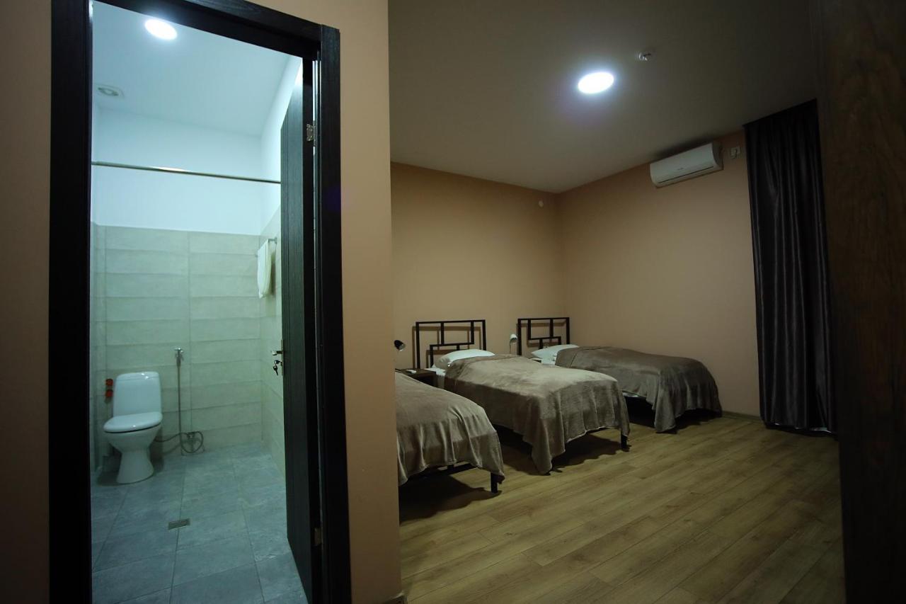 Hotel Aguna Кутаиси Екстериор снимка