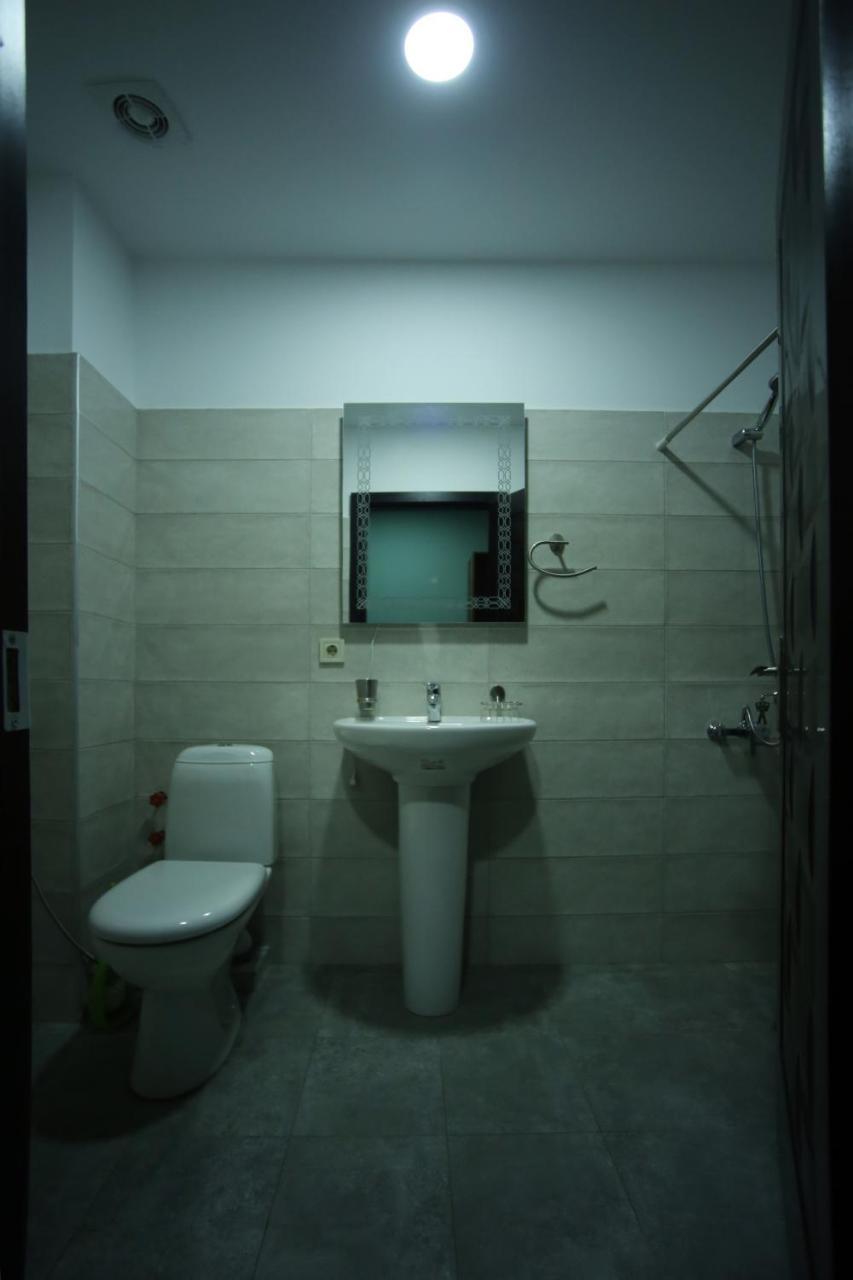 Hotel Aguna Кутаиси Екстериор снимка