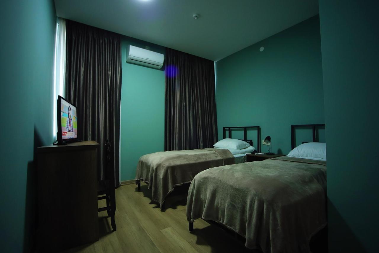 Hotel Aguna Кутаиси Екстериор снимка