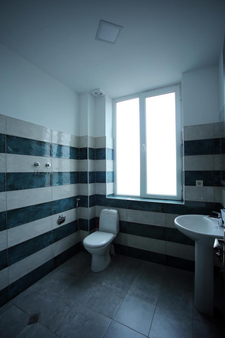 Hotel Aguna Кутаиси Екстериор снимка